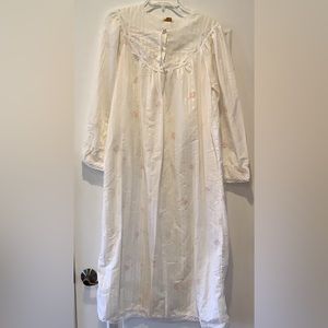 Vintage Barbizon Nightgown Size Large White Floral Long Sleeve Modest Grannycore